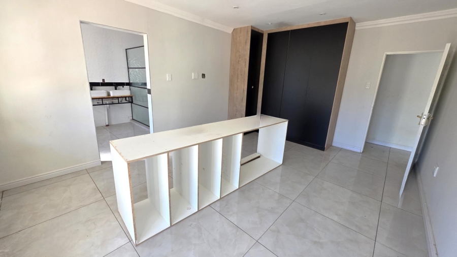 To Let 3 Bedroom Property for Rent in Estate D Afrique North West